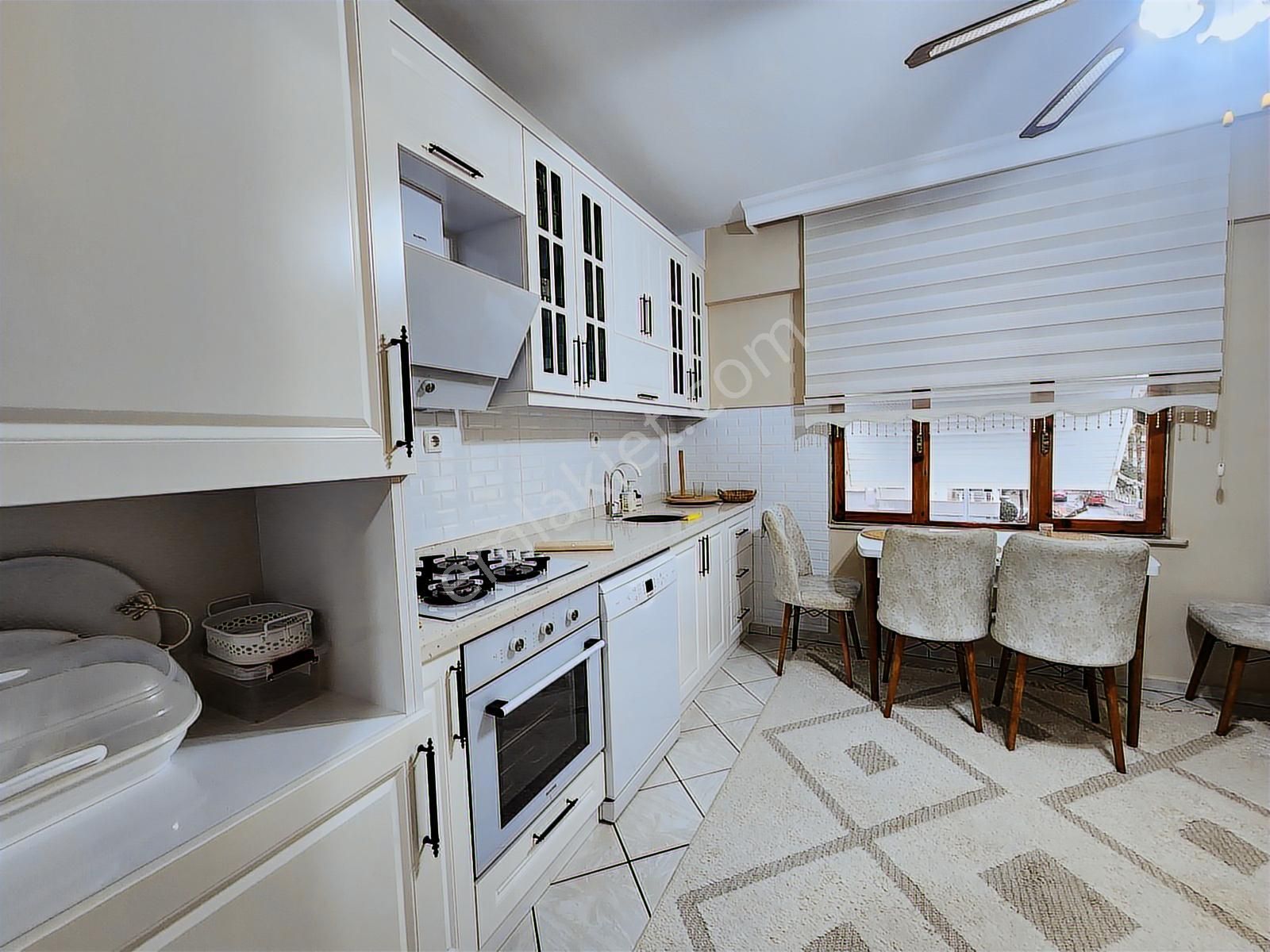 Şirinyalı'da 3. Katta Geniş 3+1 Gkb Cepheli 165 M2 Satılık Daire - Görsel 13