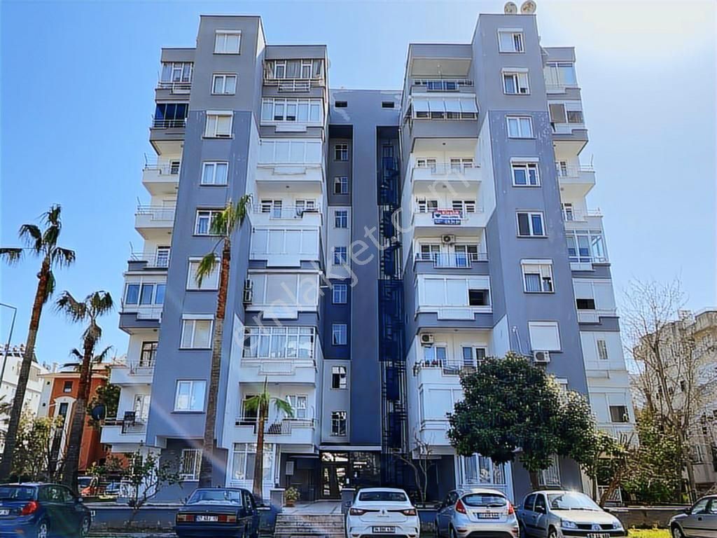 Yeşilbahçe'de 3+1 Satılık Ferah Daire