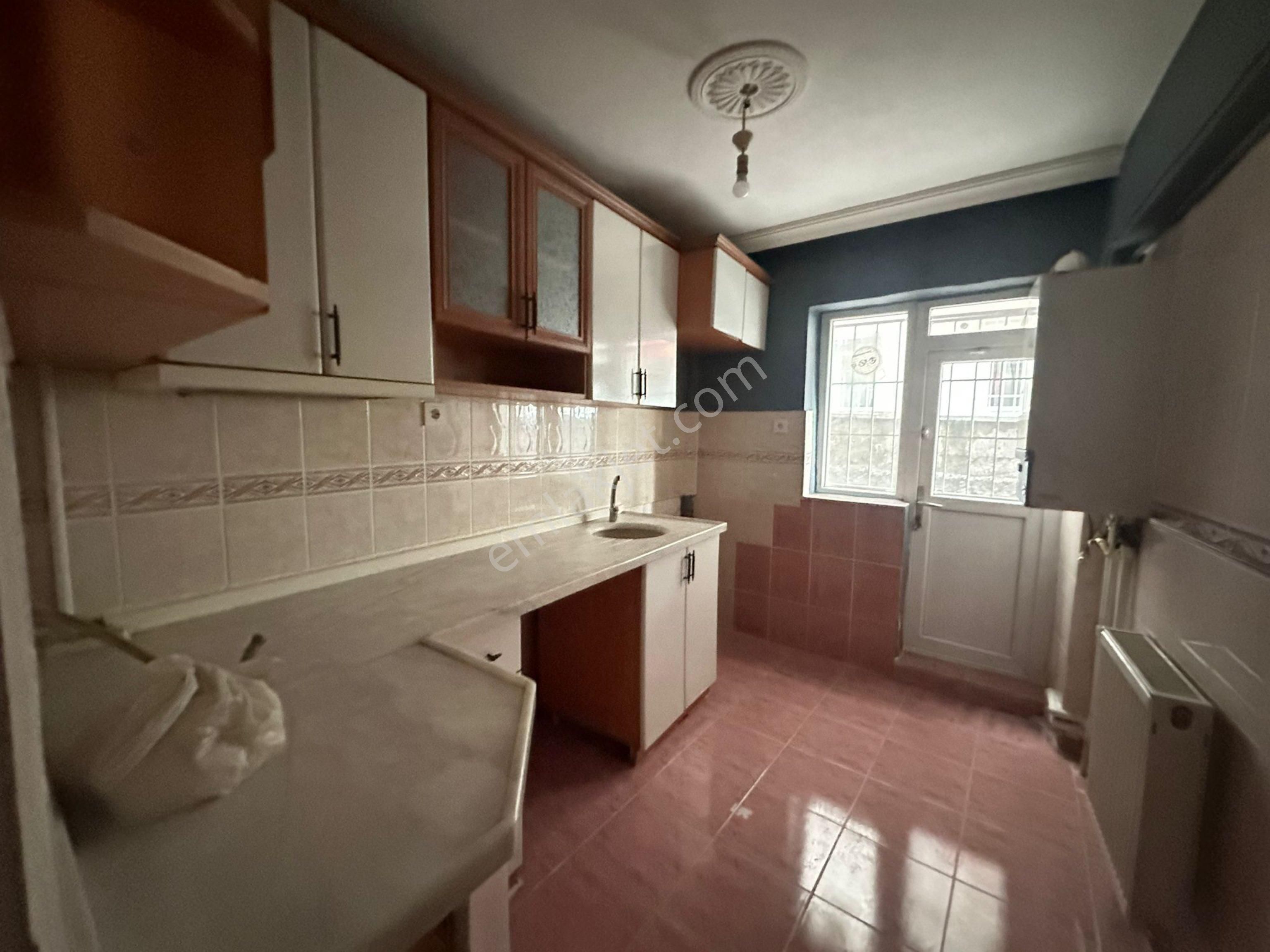 İncirli De 4+1 Kot Satılık Daire