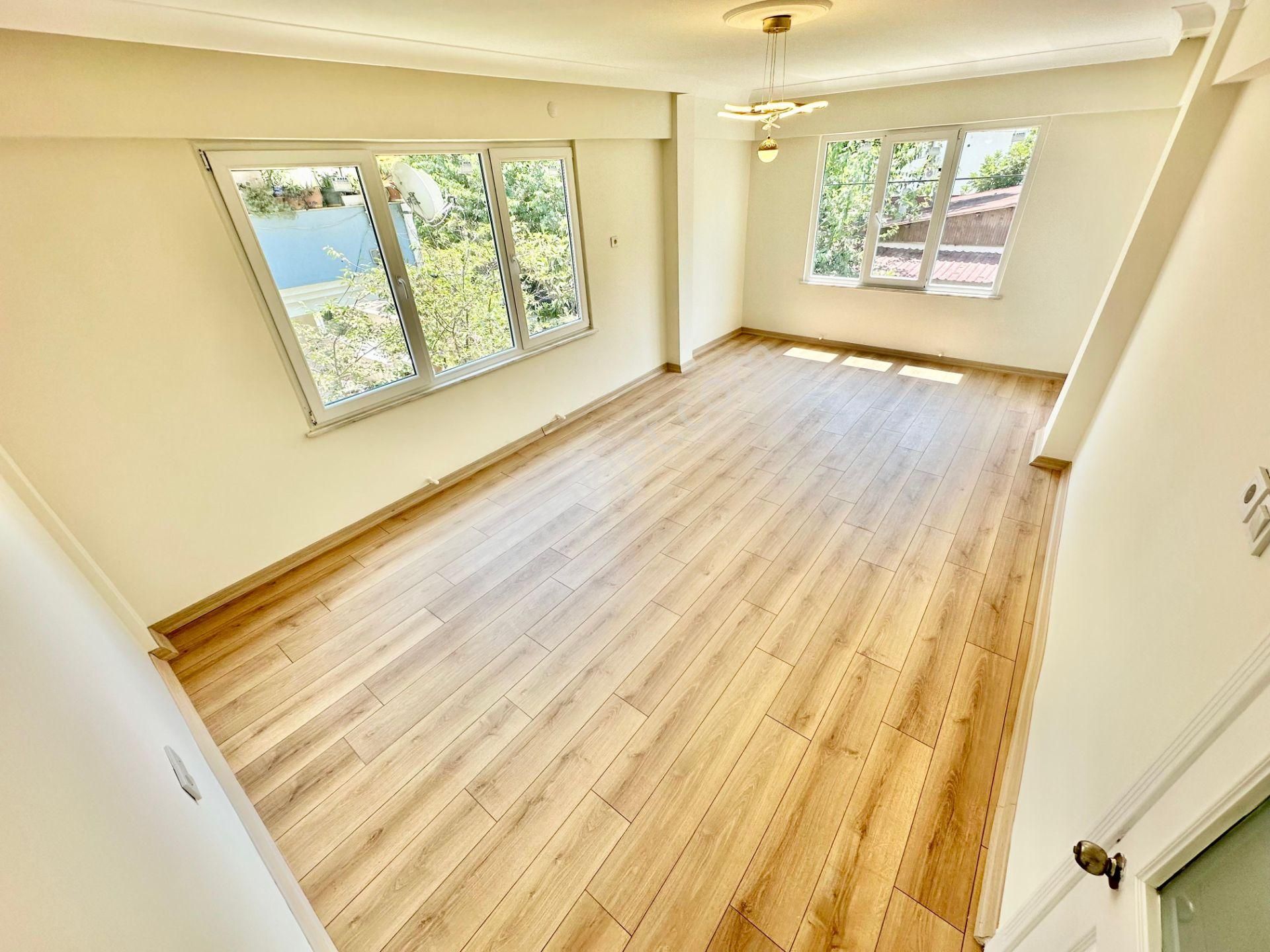 ꧁akçay Ay Emlaktan꧂yenimahallede Denize Sadece 50 M Ön Cephe Arakat İçi Komple Yenilenmiş 3+1 Daire - Görsel 8