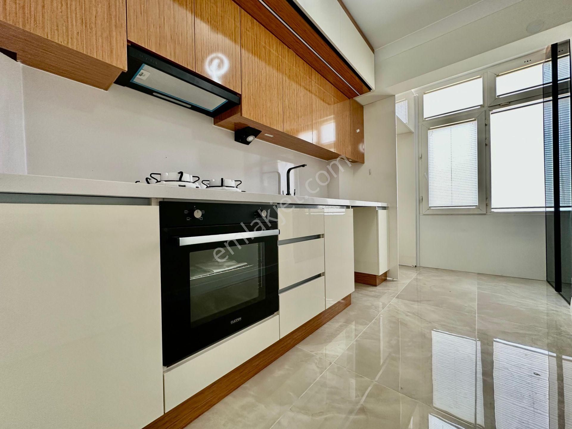 ꧁akçay Ay Emlaktan꧂yenimahallede Denize Sadece 50 M Ön Cephe Arakat İçi Komple Yenilenmiş 3+1 Daire - Görsel 5