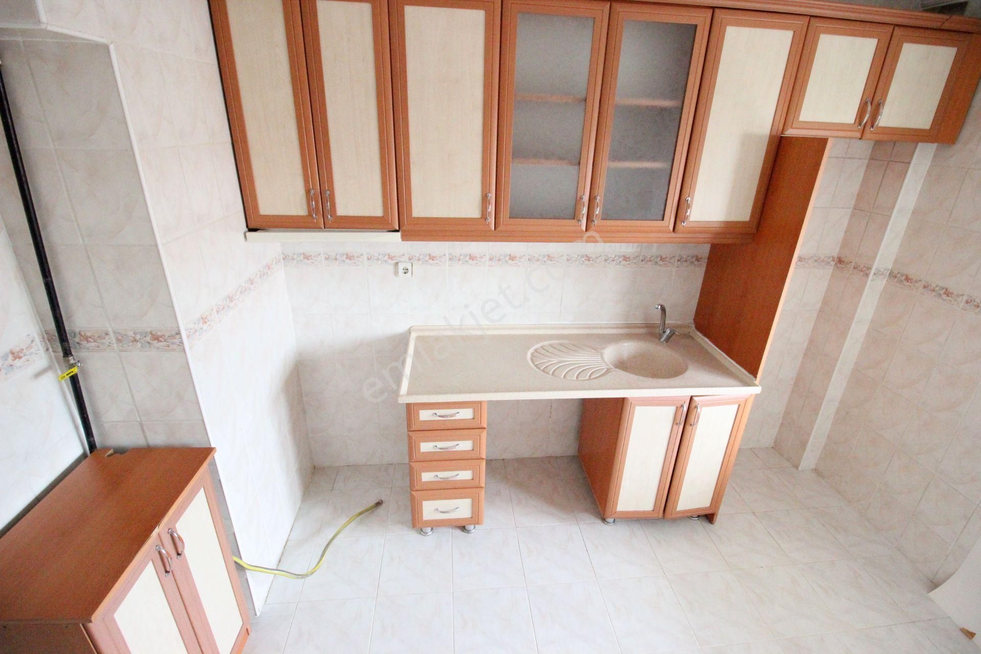 Hemdem Gayrimenkul'den Topçu'da 14.cadde Yanı Sitede 3+1 Kıralık Daire - Görsel 4