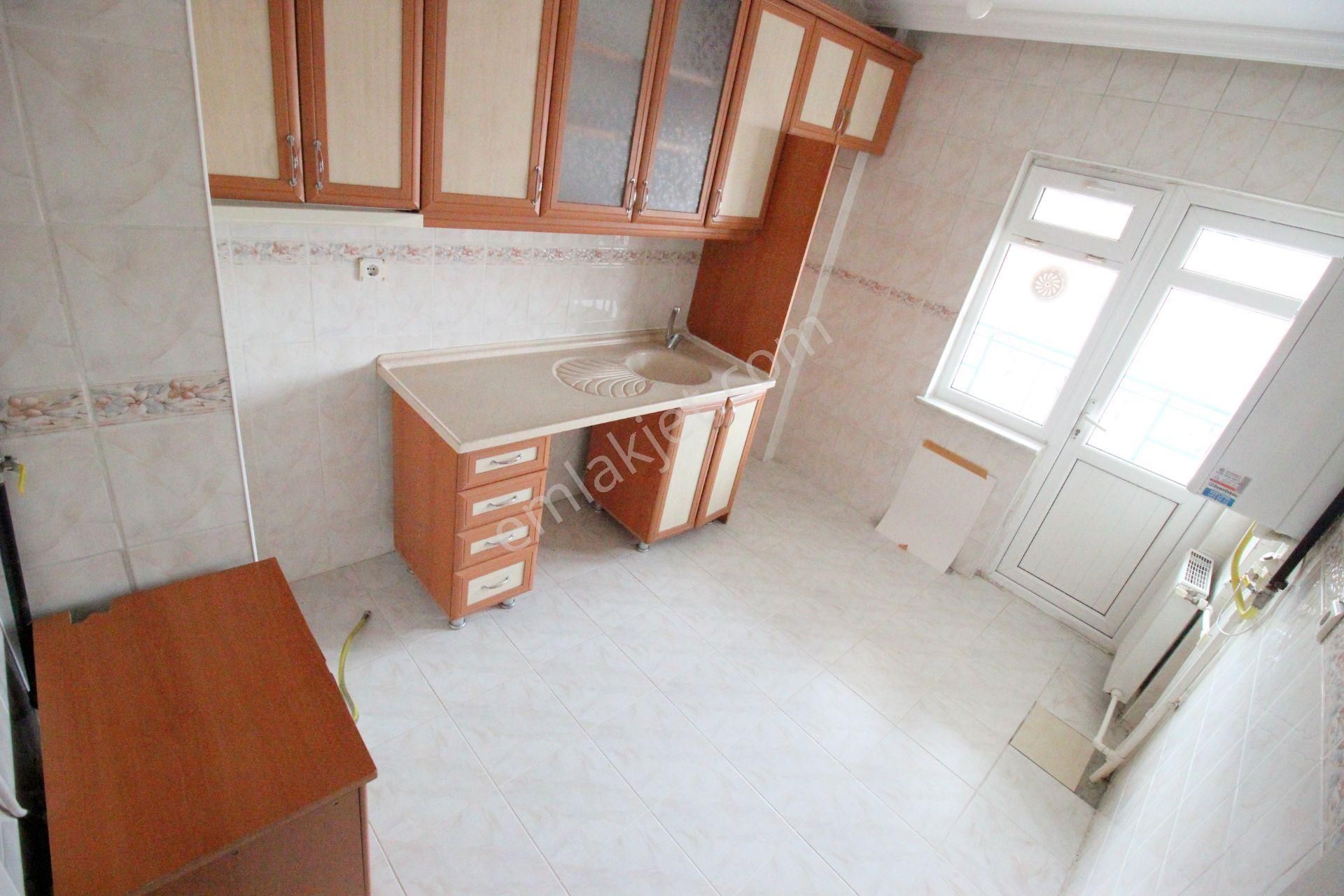 Hemdem Gayrimenkul'den Topçu'da 14.cadde Yanı Sitede 3+1 Kıralık Daire - Görsel 2