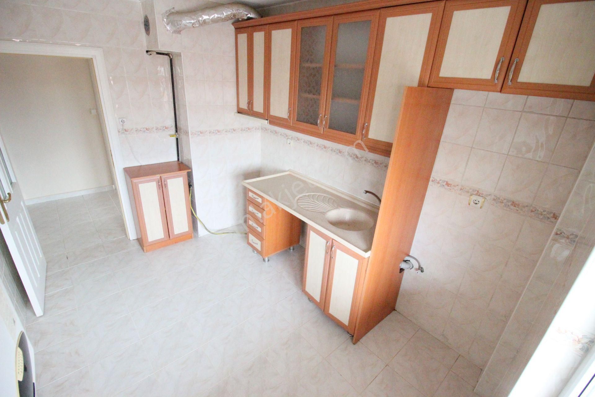 Hemdem Gayrimenkul'den Topçu'da 14.cadde Yanı Sitede 3+1 Kıralık Daire - Görsel 3