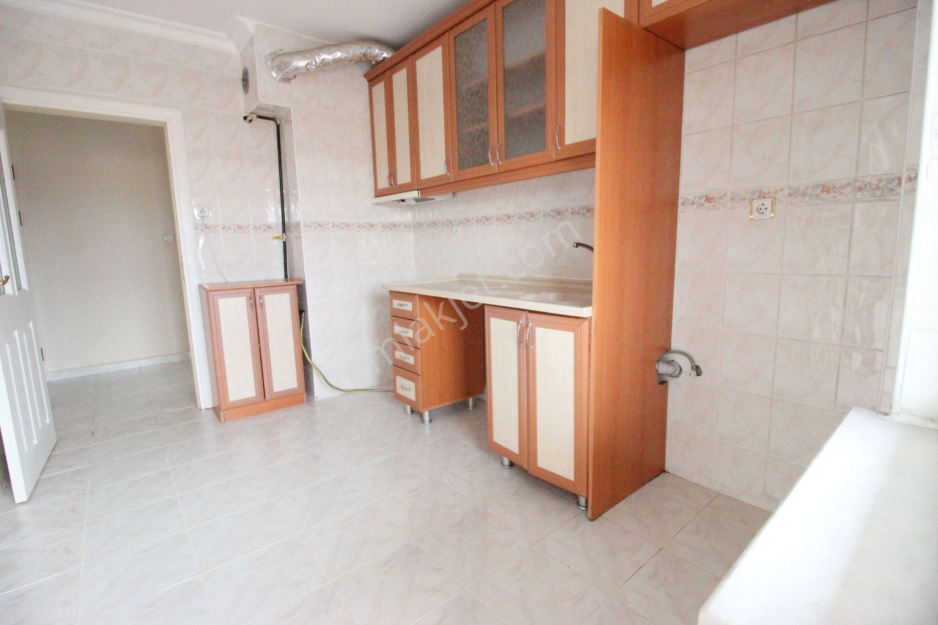 Hemdem Gayrimenkul'den Topçu'da 14.cadde Yanı Sitede 3+1 Kıralık Daire - Görsel 6