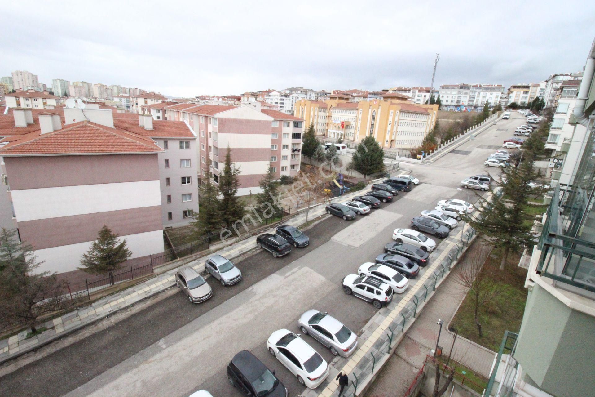 Hemdem Gayrimenkul'den Topçu'da 14.cadde Yanı Sitede 3+1 Kıralık Daire - Görsel 9