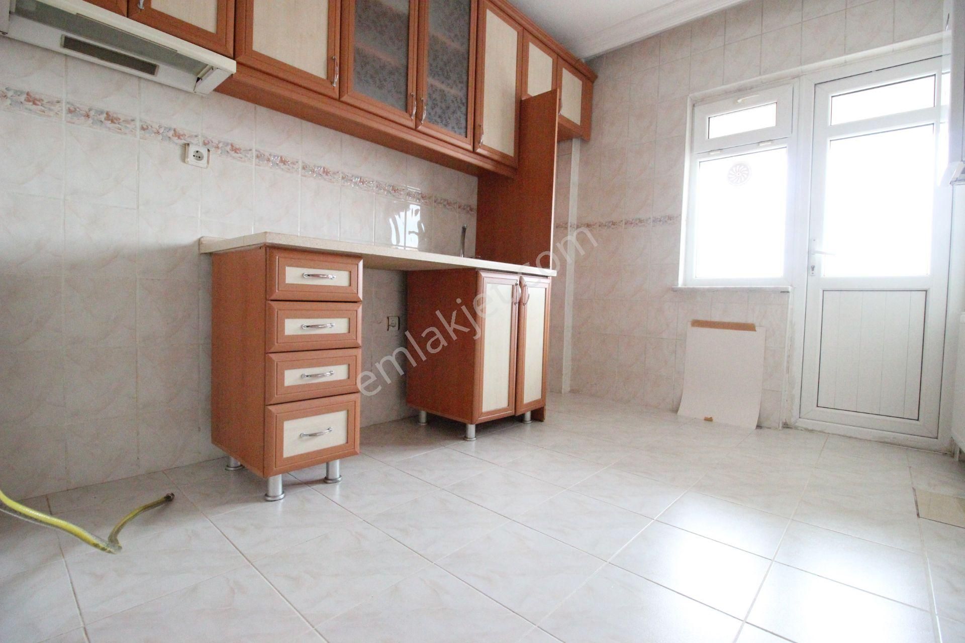 Hemdem Gayrimenkul'den Topçu'da 14.cadde Yanı Sitede 3+1 Kıralık Daire - Görsel 5