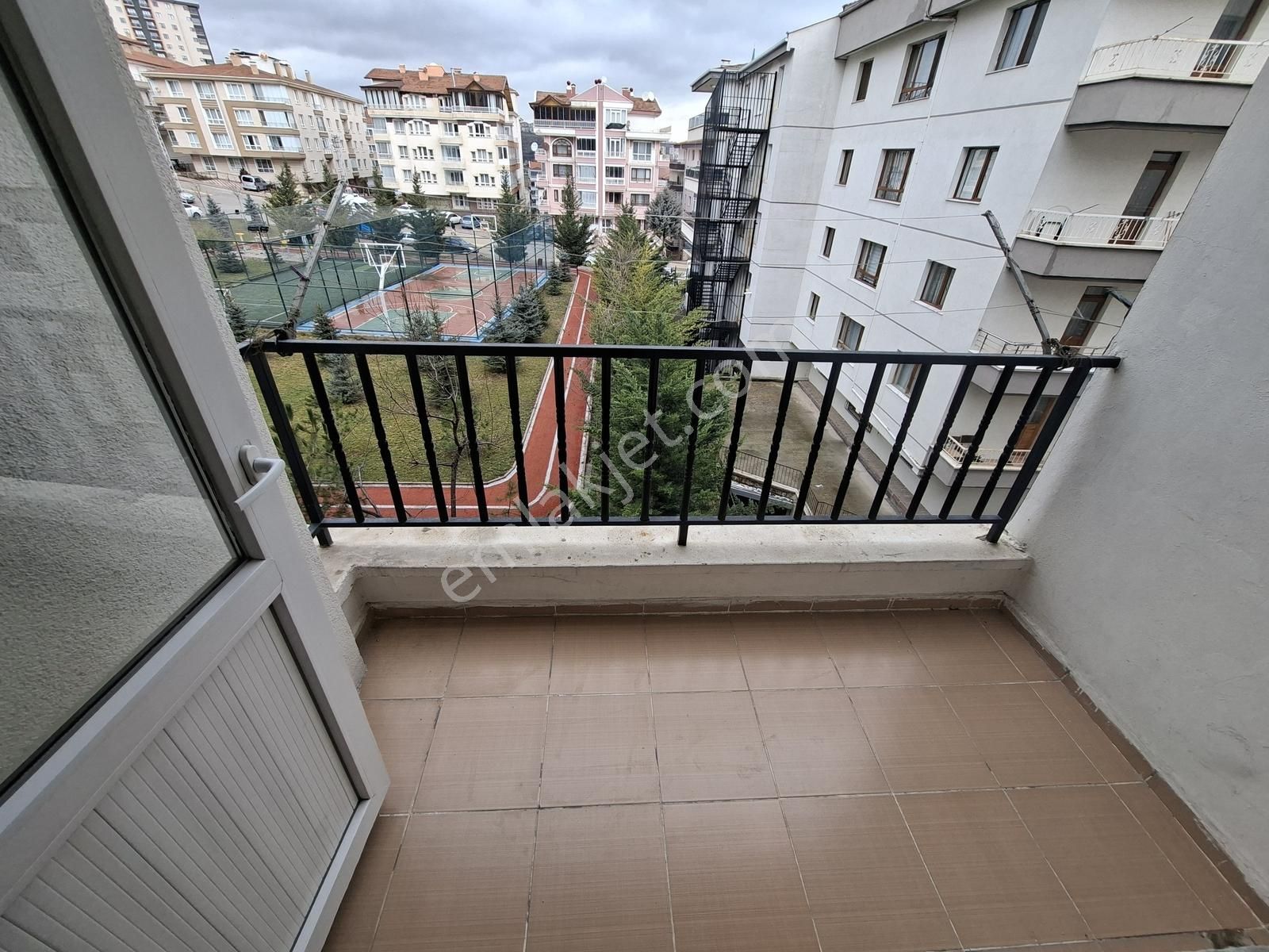 Kılıçsoy'dan 3 Kat Konumunda Çift Balkonlu Kiralık Daire - Görsel 30