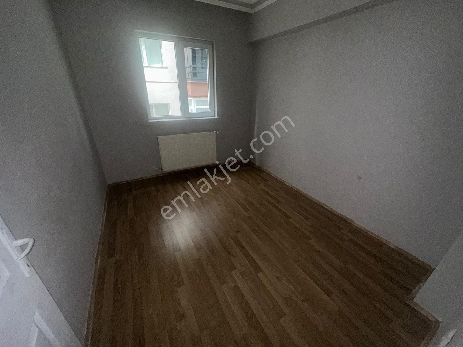 Kılıçsoy'dan 3 Kat Konumunda Çift Balkonlu Kiralık Daire - Görsel 7