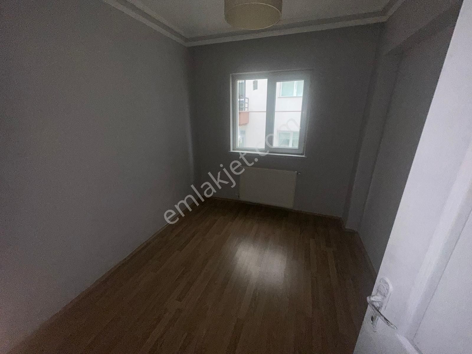 Kılıçsoy'dan 3 Kat Konumunda Çift Balkonlu Kiralık Daire - Görsel 21