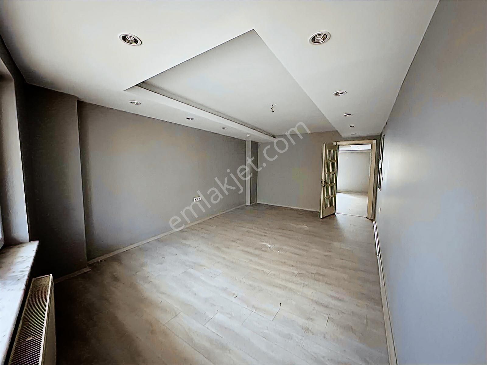 Remax Leon Bursa Fethiye ' De 2+1 Kiralık Ofis