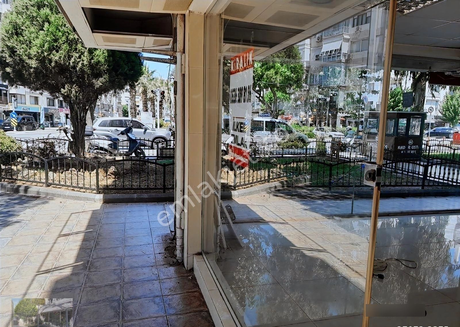 Bostanlı Merkezde İzmir,in En Değerli Yerinde Köşe Dükkan