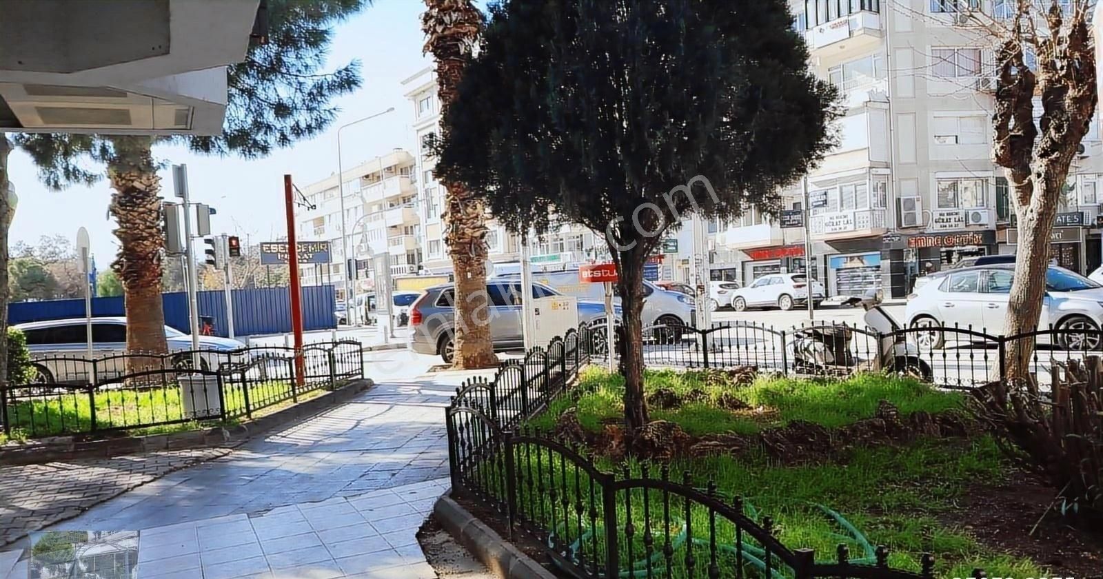 Bostanlı Merkezde İzmir,in En Değerli Yerinde Köşe Dükkan - Görsel 26