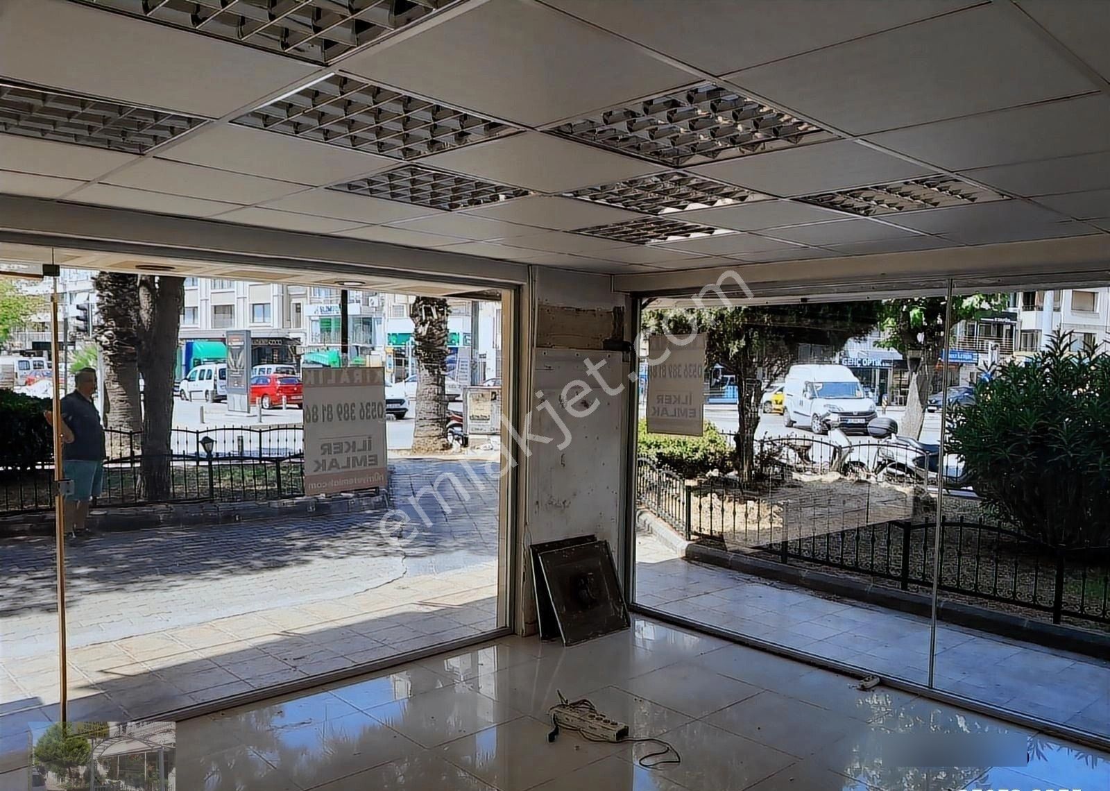 Bostanlı Merkezde İzmir,in En Değerli Yerinde Köşe Dükkan - Görsel 15