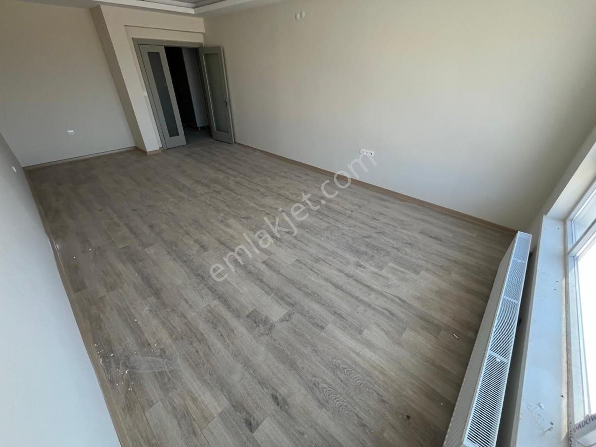 Sincan Saraycık Mh 4+1 Asansörlü E.banyolu Ara Katta Sıfır Daire - Görsel 8