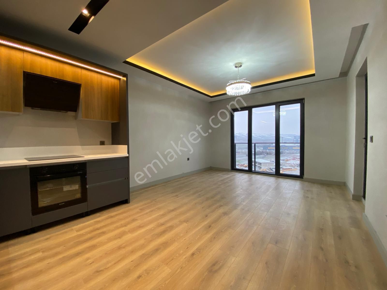 Nasip'ten 2+1 Yerden Isıtmalı Full Yapılı Geniş Balkonlu Daire