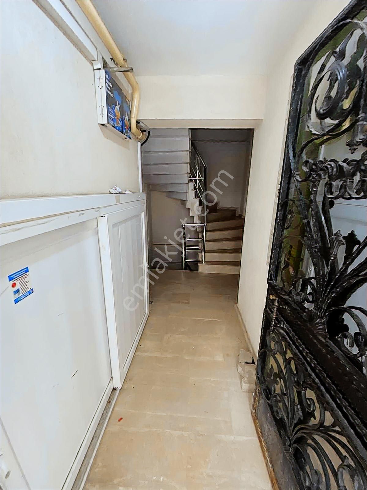 Adatepede Önü Açık Satılık 2+1 Doğalgazlı Balkonlu Ev - Görsel 11