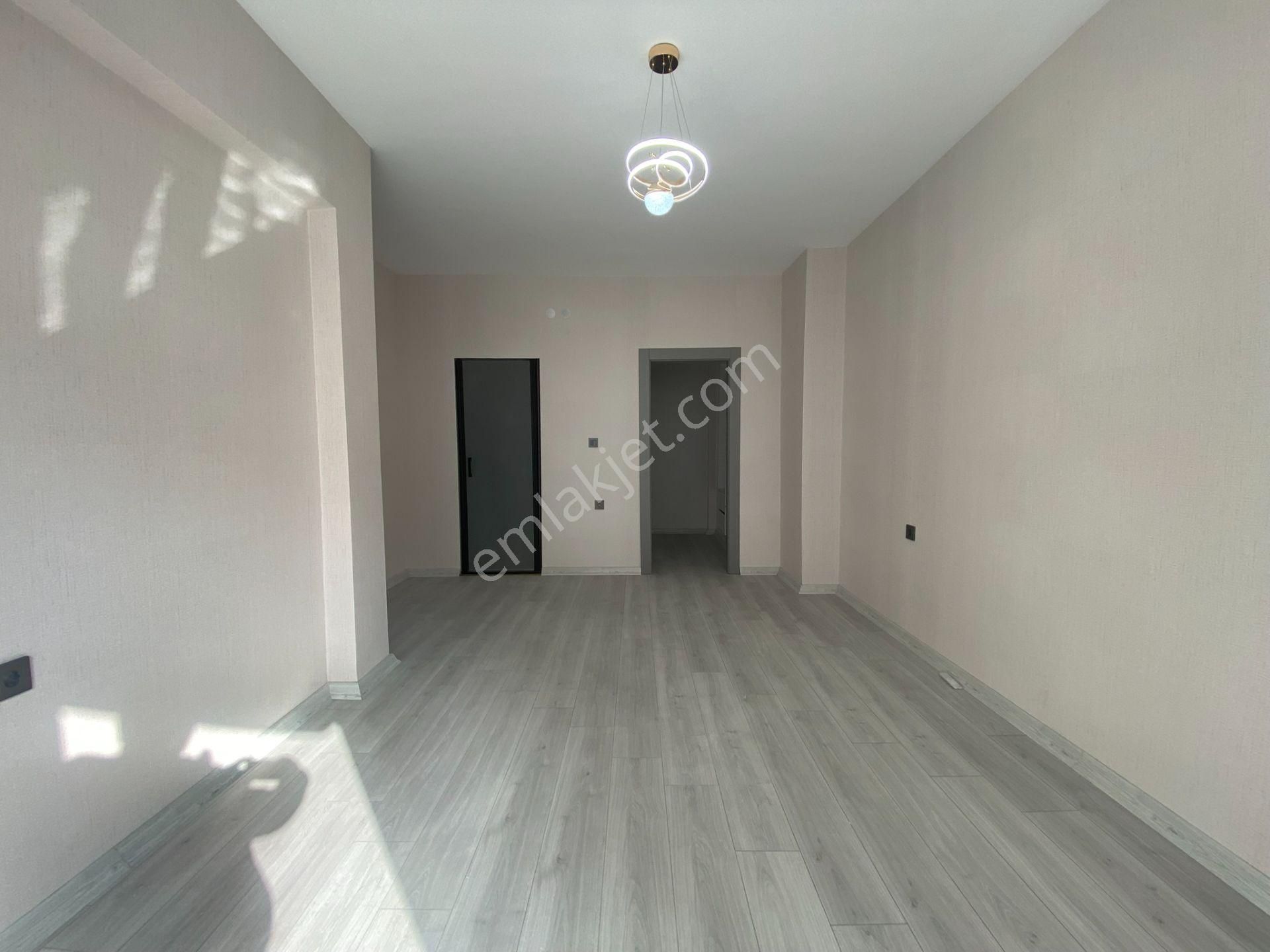 Nasip'ten Site İçersinde Teras Balkonlu Çift Banyolu 4+1 Daire - Görsel 28