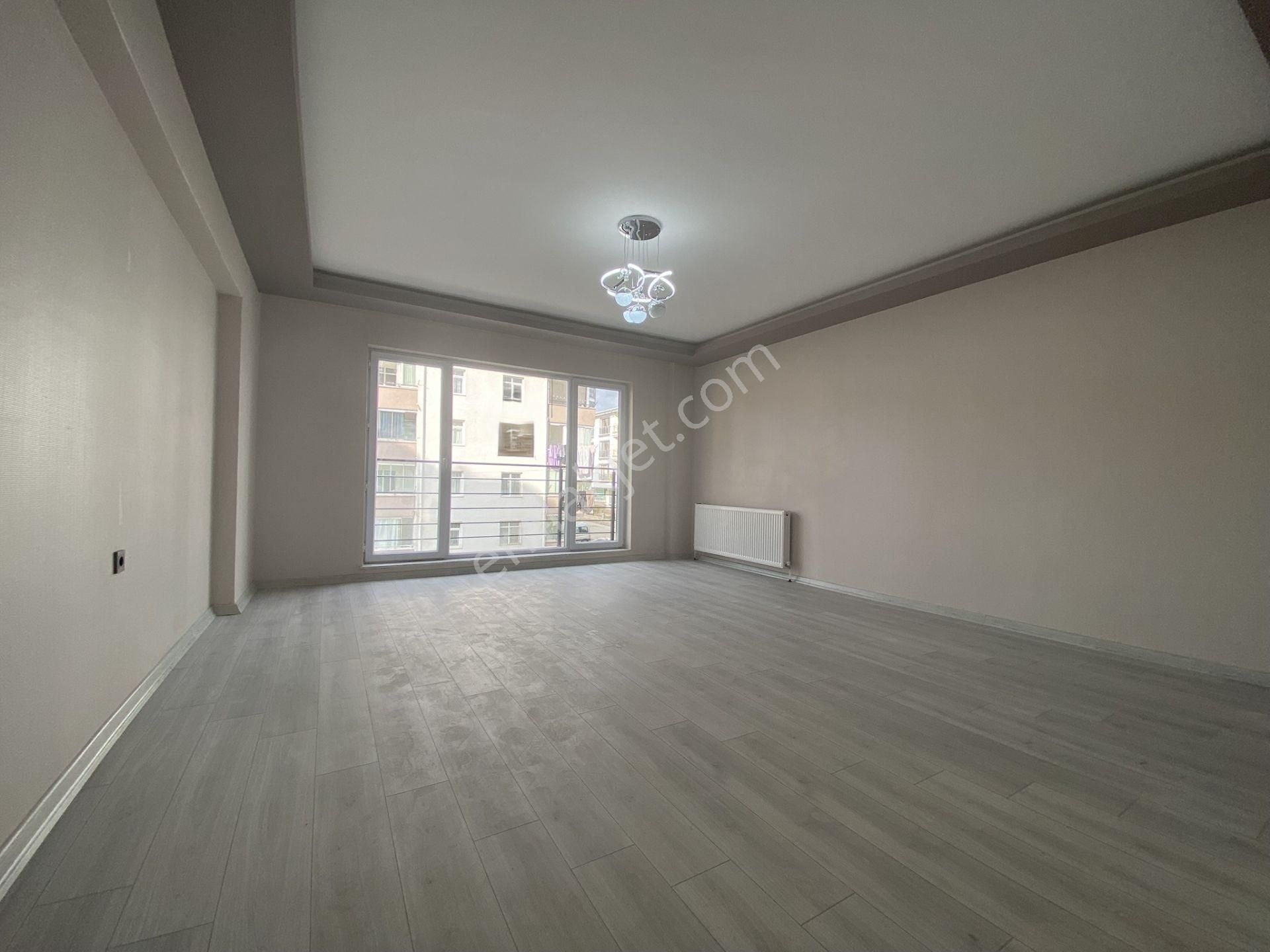 Nasip'ten Site İçersinde Teras Balkonlu Çift Banyolu 4+1 Daire - Görsel 13