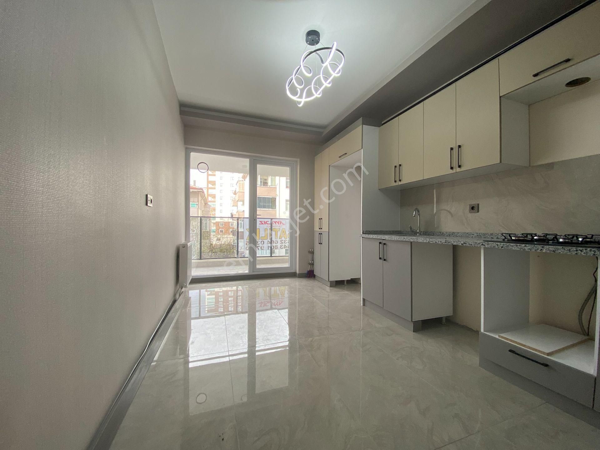 Nasip'ten Site İçersinde Teras Balkonlu Çift Banyolu 4+1 Daire