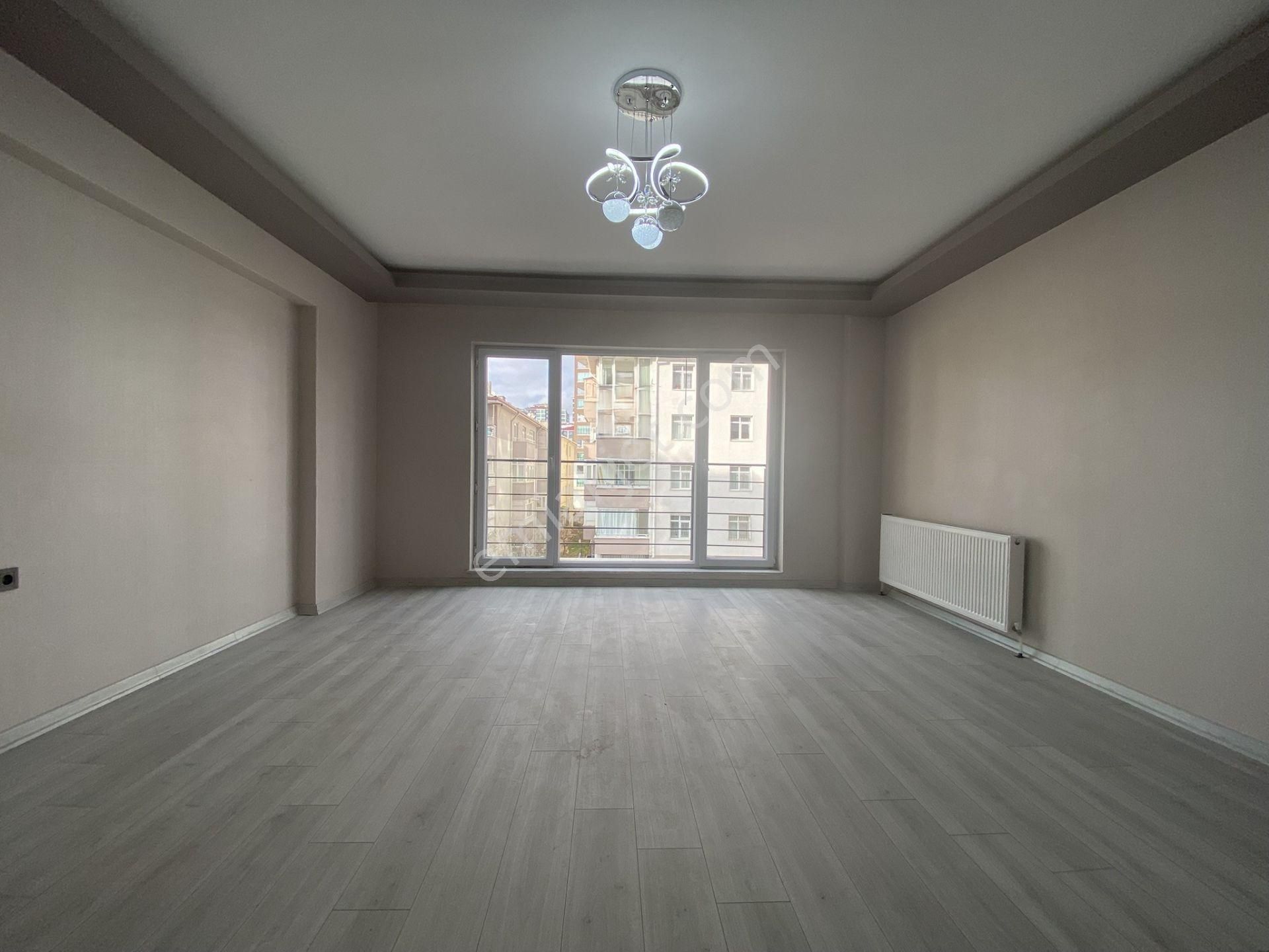 Nasip'ten Site İçersinde Teras Balkonlu Çift Banyolu 4+1 Daire - Görsel 14