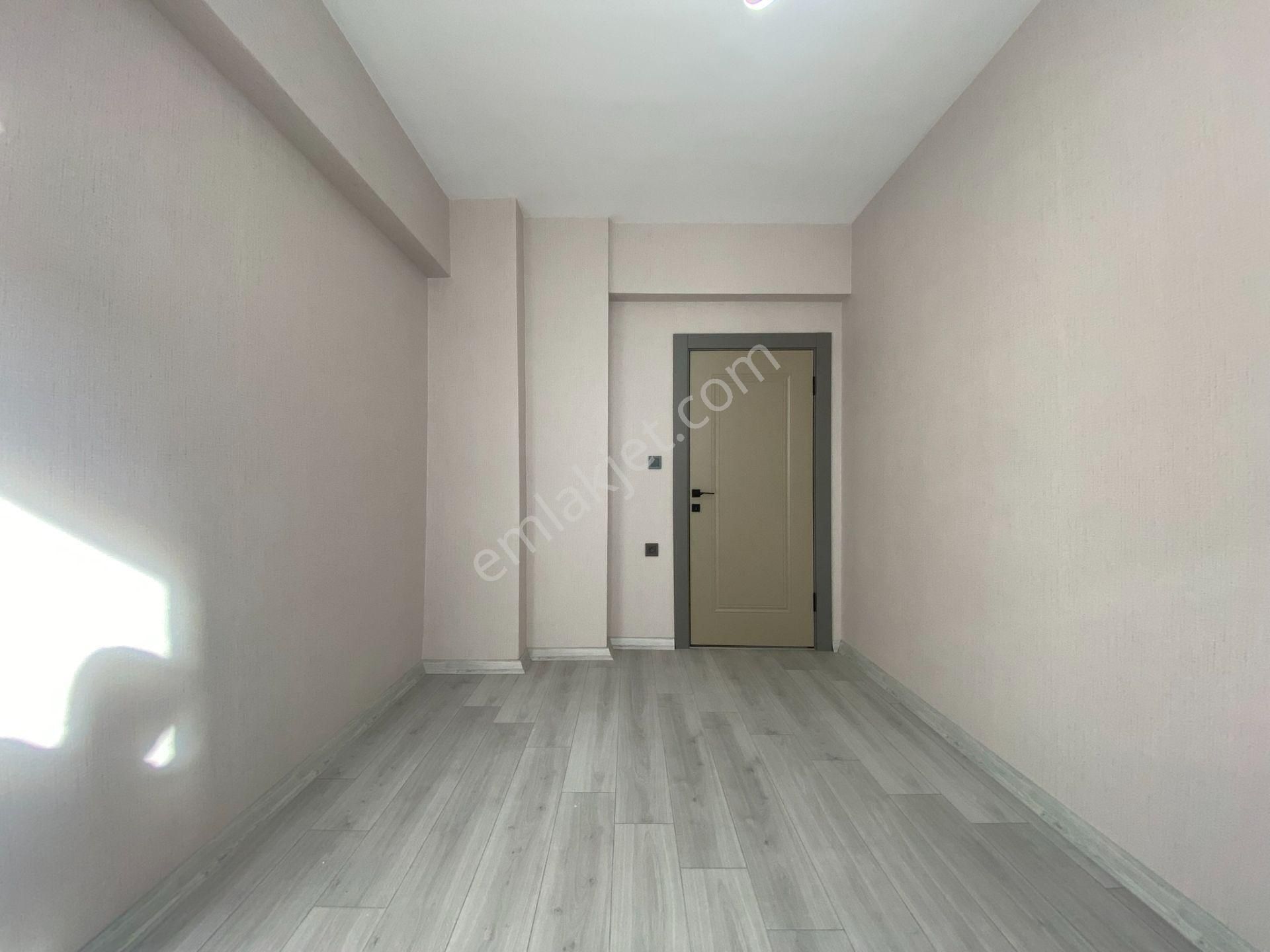 Nasip'ten Site İçersinde Teras Balkonlu Çift Banyolu 4+1 Daire - Görsel 23