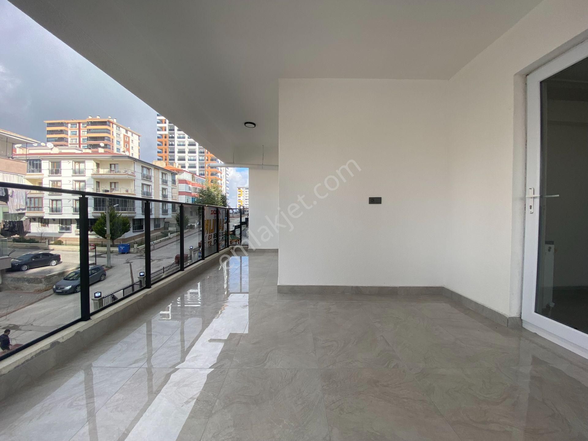 Nasip'ten Site İçersinde Teras Balkonlu Çift Banyolu 4+1 Daire - Görsel 9