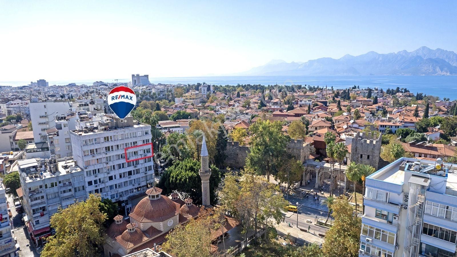 Kaleiçi Üçkapılar Karşısı Satılık Asansörlü Arakat 2+1 Daire - Görsel 3