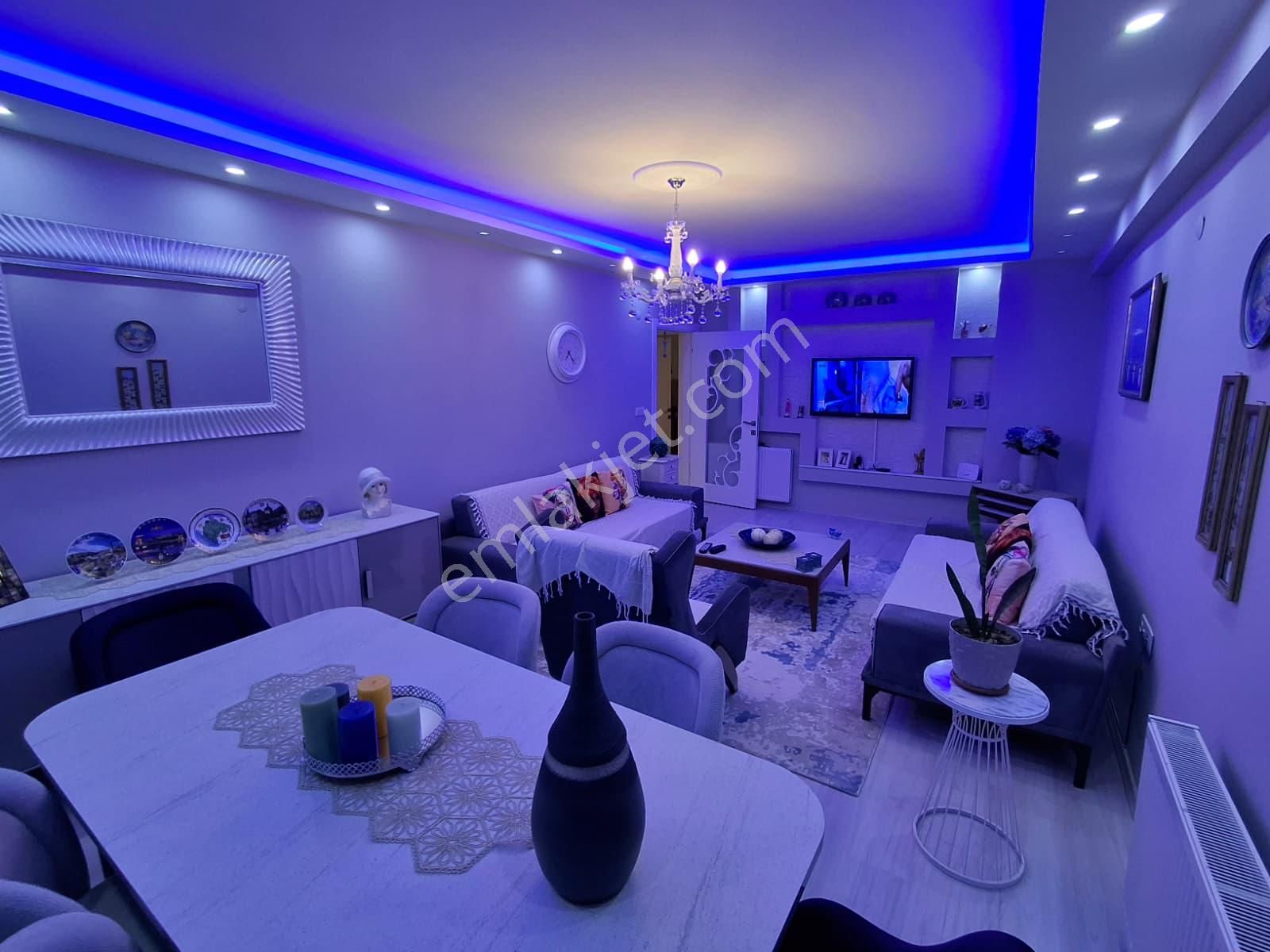 Edremit Tuzcumurat’ta Kapalı Otoparklı, Asansörlü, Köşe 3+1 Daire