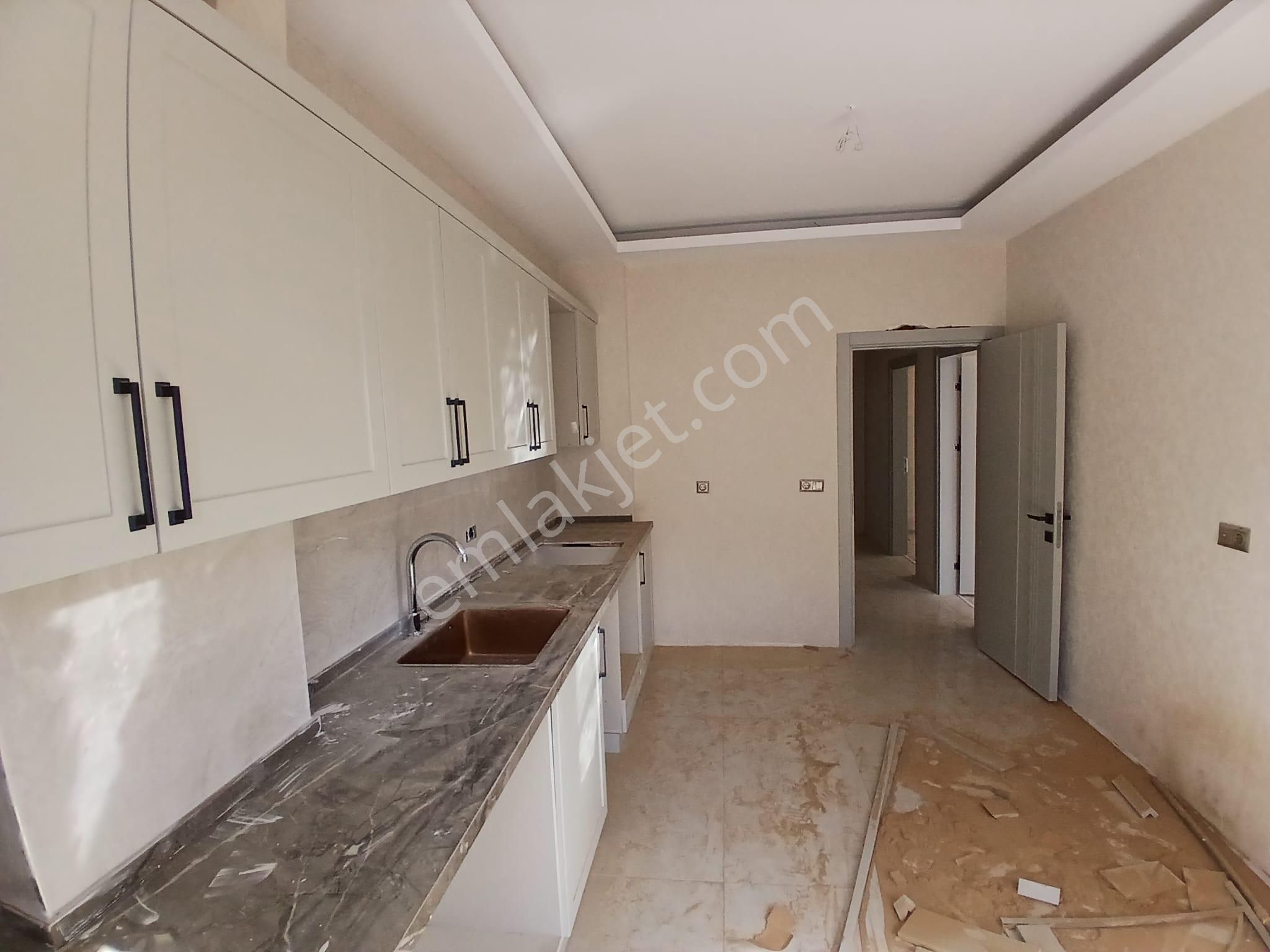 Akçay Emlak'tan Akşehir Gazi Mahallesi Sağlık Yüksekokulu Yanında Garajlı Satılık Sıfır 2+1 Daire - Görsel 5