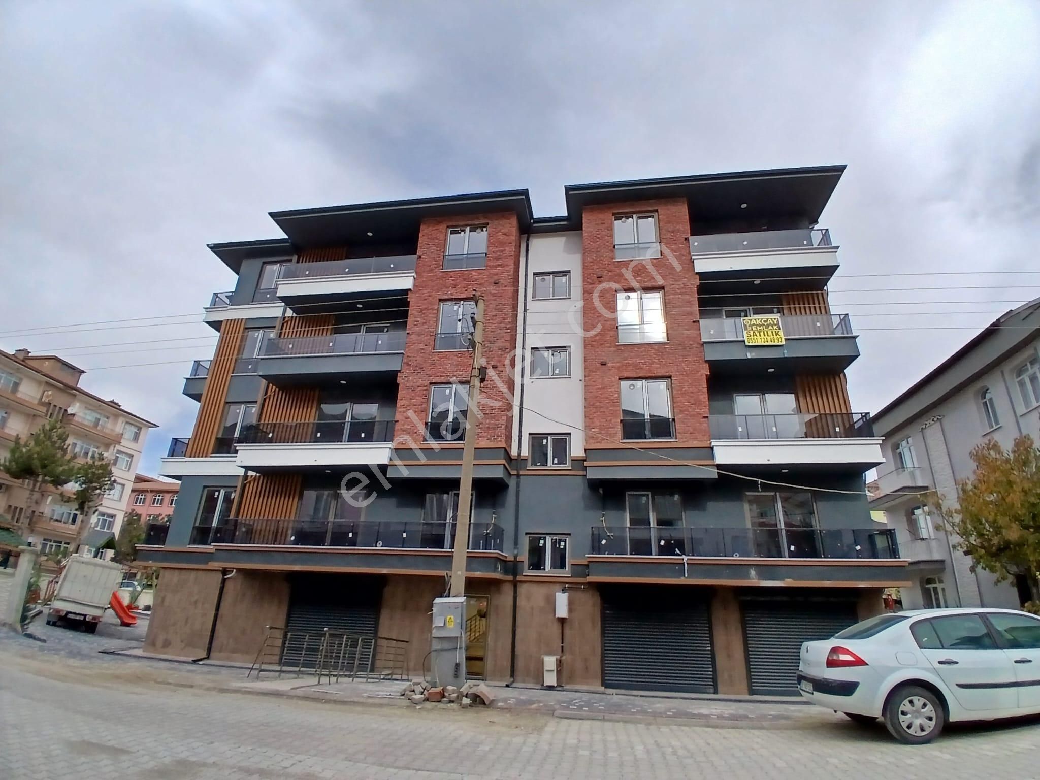 Akçay Emlak'tan Akşehir Gazi Mahallesi Sağlık Yüksekokulu Yanında Garajlı Satılık Sıfır 2+1 Daire - Görsel 32