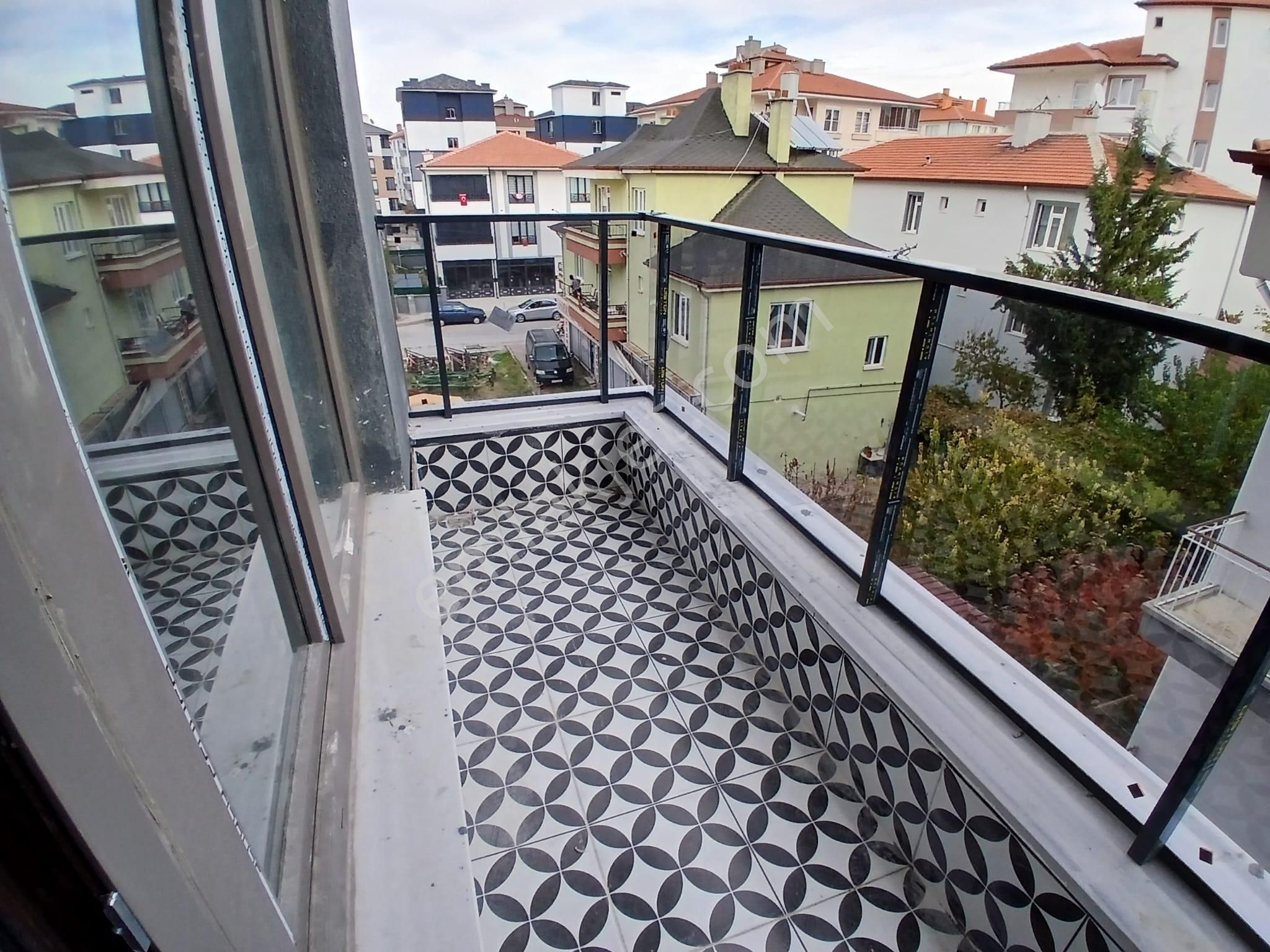 Akçay Emlak'tan Akşehir Gazi Mahallesi Sağlık Yüksekokulu Yanında Garajlı Satılık Sıfır 2+1 Daire - Görsel 28