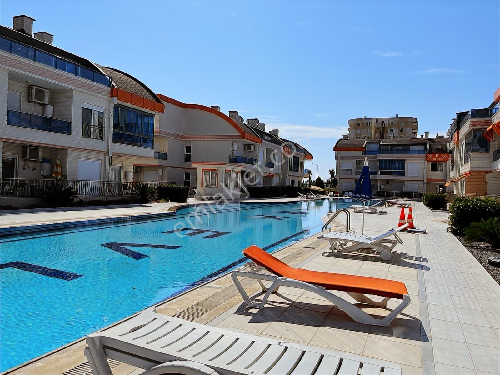 Kemerağzı Esila Park Evlerinde Eşyalı Kiralık 1+1 Daire.