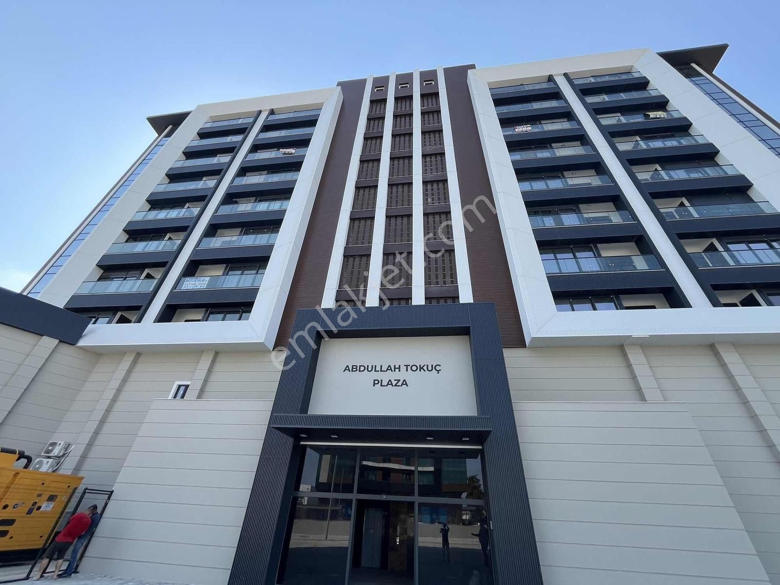 Metro İkea Kavşağında 1+1 Plaza Katında Ofis