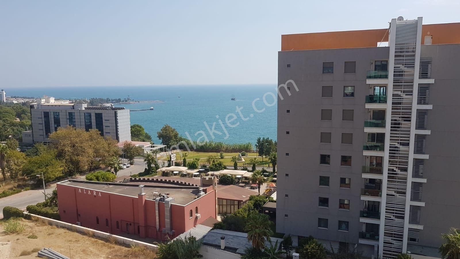 Lara Güzeloba'da Deniz Manzaralı Satılık 3+1 Daire