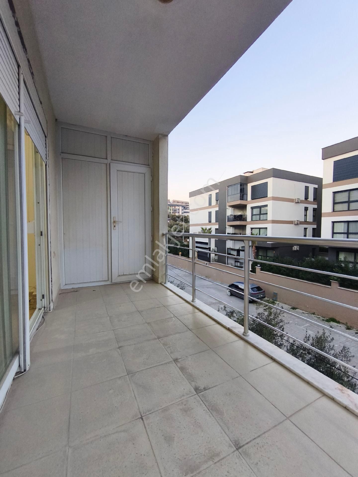 Kuşadası Ege Mahallesi’nde Merkezi Konumda Satılık 2+1 Daire - Görsel 15