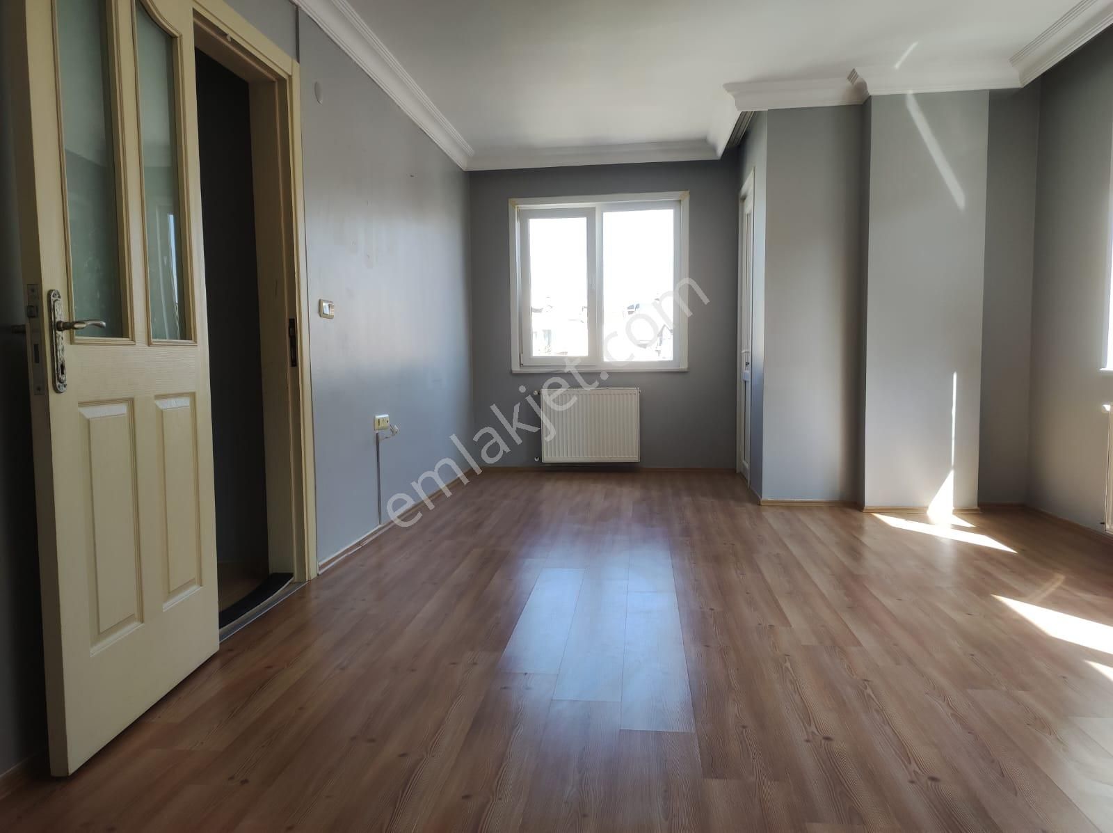 Pendik Esenyalı Ahmetyesevide Ana Cadde Üstü Büyük Kiralık 3+1 125m2 Daire - Görsel 3