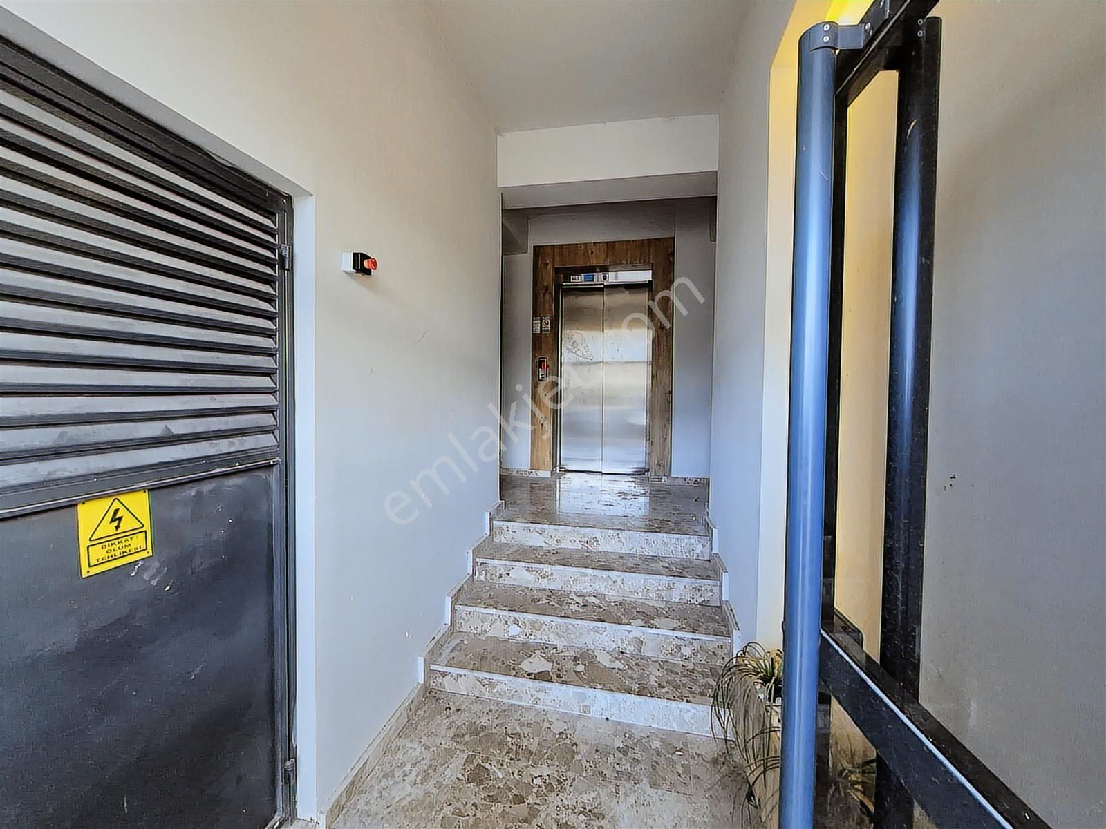 Stoptan Atakentte *yeni Yapı* 1+1 Satılık Daire - Görsel 4