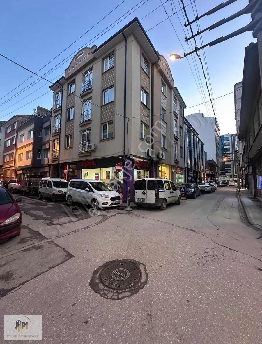 Pi Gayrimenkul'den Çarşı Merkez'de Kiralık 2+0 Daire