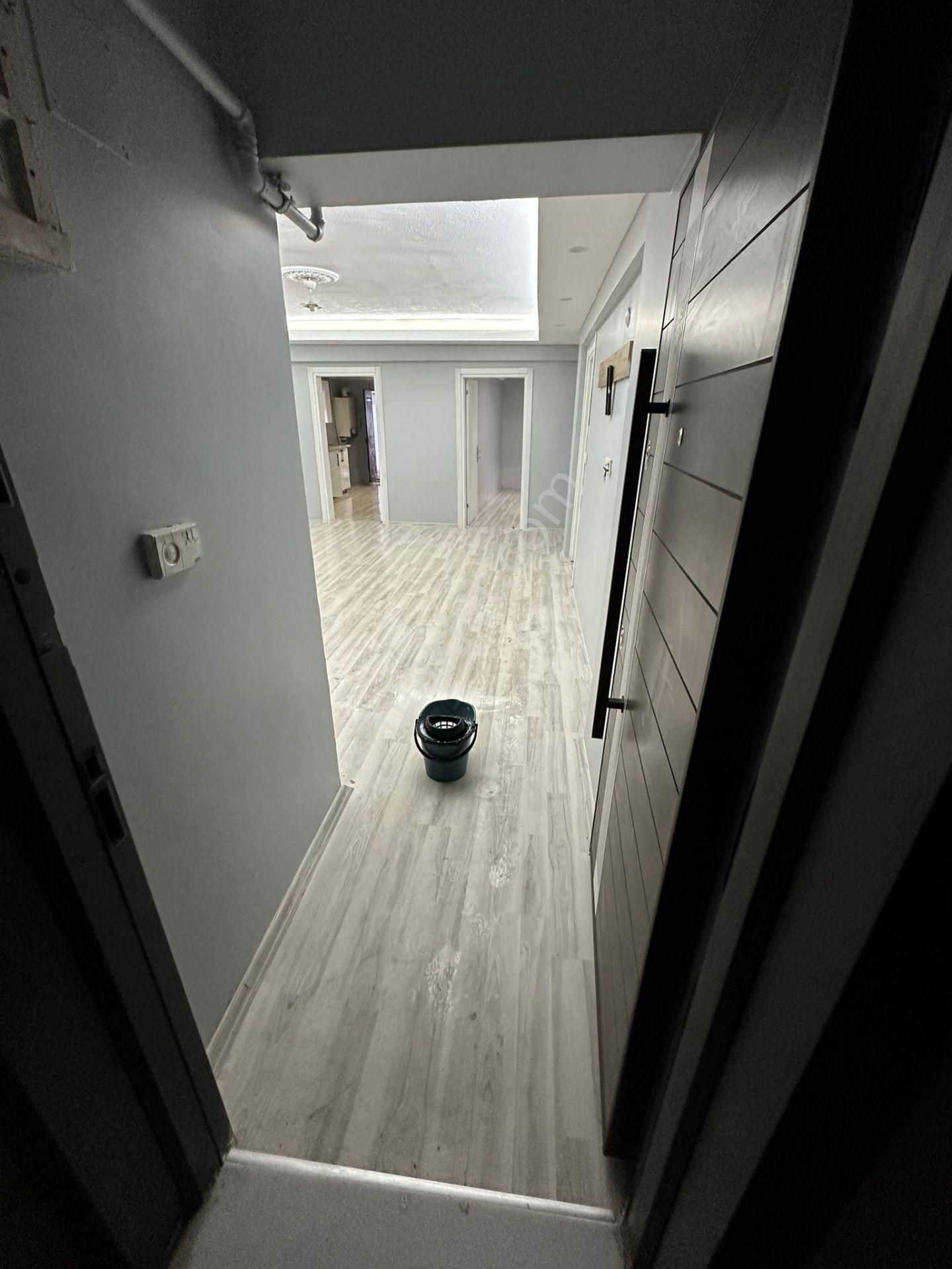 Uşak Sarayaltı Maahllesinde Geniş 2+1 Bahçeli Satılık Apart - Görsel 8