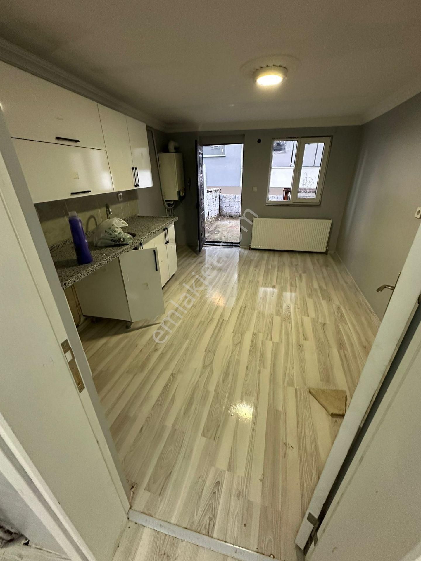 Uşak Sarayaltı Maahllesinde Geniş 2+1 Bahçeli Satılık Apart - Görsel 7