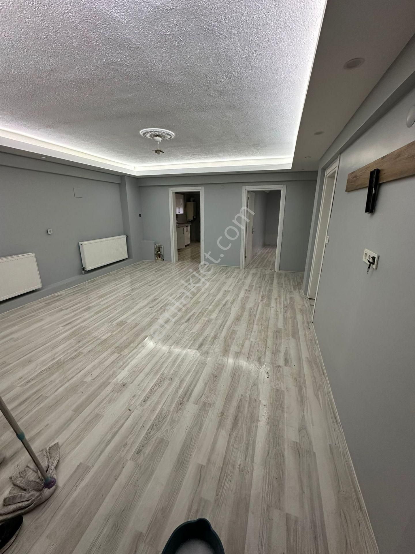 Uşak Sarayaltı Maahllesinde Geniş 2+1 Bahçeli Satılık Apart - Görsel 3