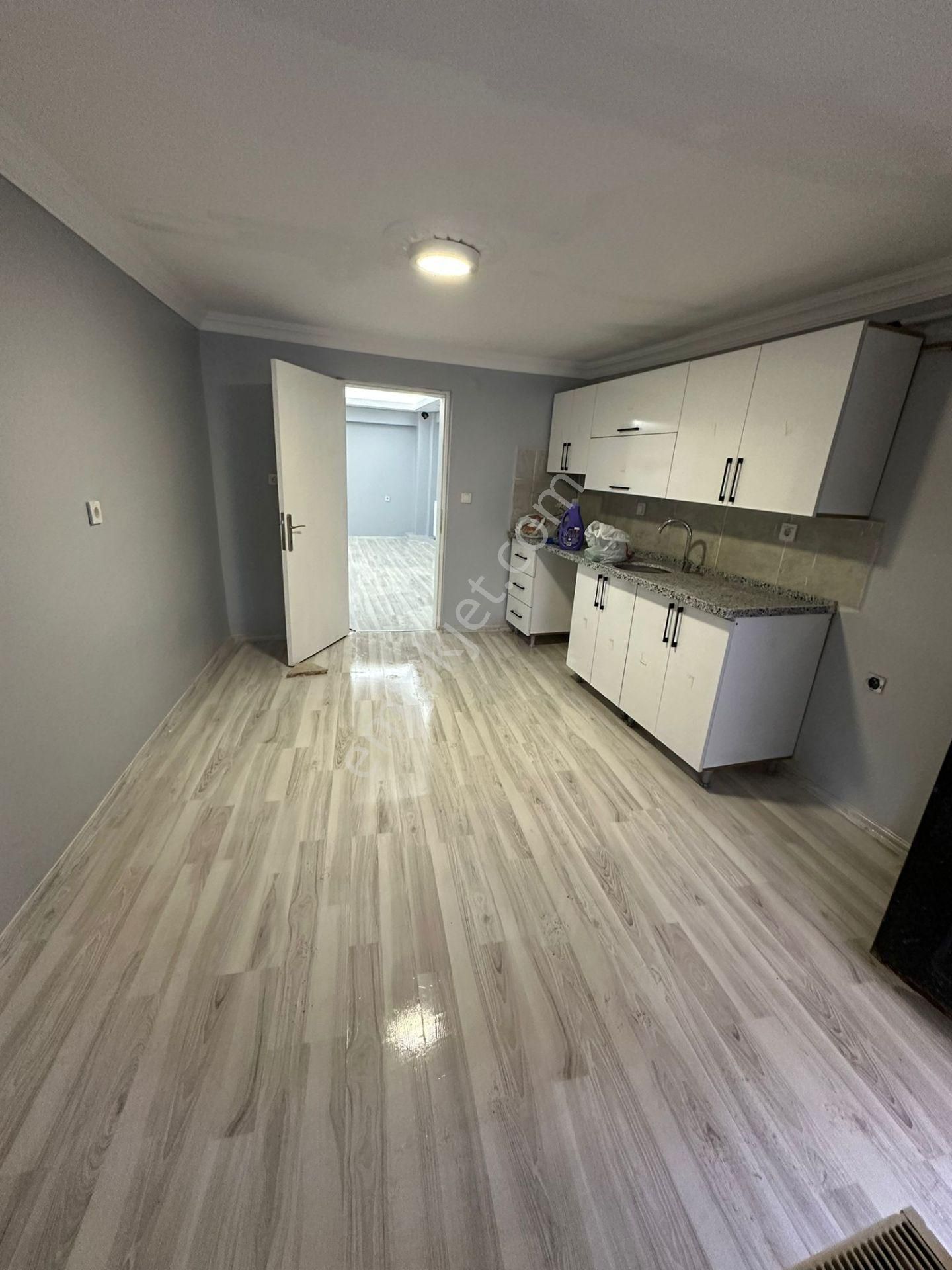Uşak Sarayaltı Maahllesinde Geniş 2+1 Bahçeli Satılık Apart - Görsel 6