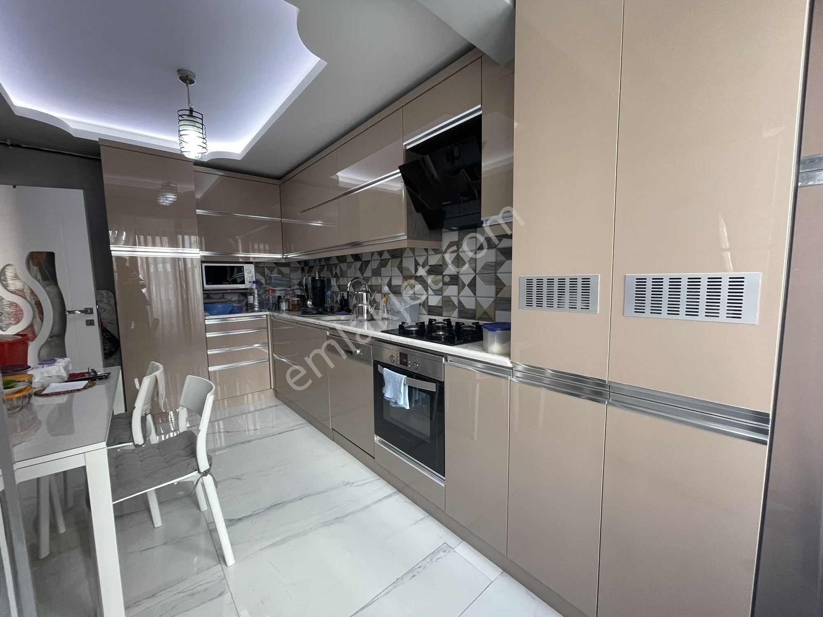 Kayalar'dan Adalet Mh. Merkzi Konum Kat Mülkiyetli Müstakil Bina - Görsel 3