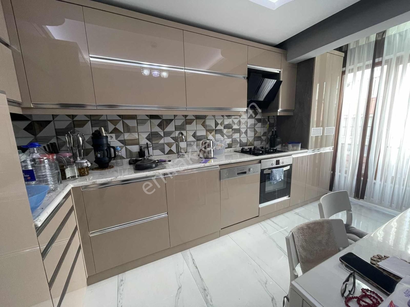 Kayalar'dan Adalet Mh. Merkzi Konum Kat Mülkiyetli Müstakil Bina - Görsel 4