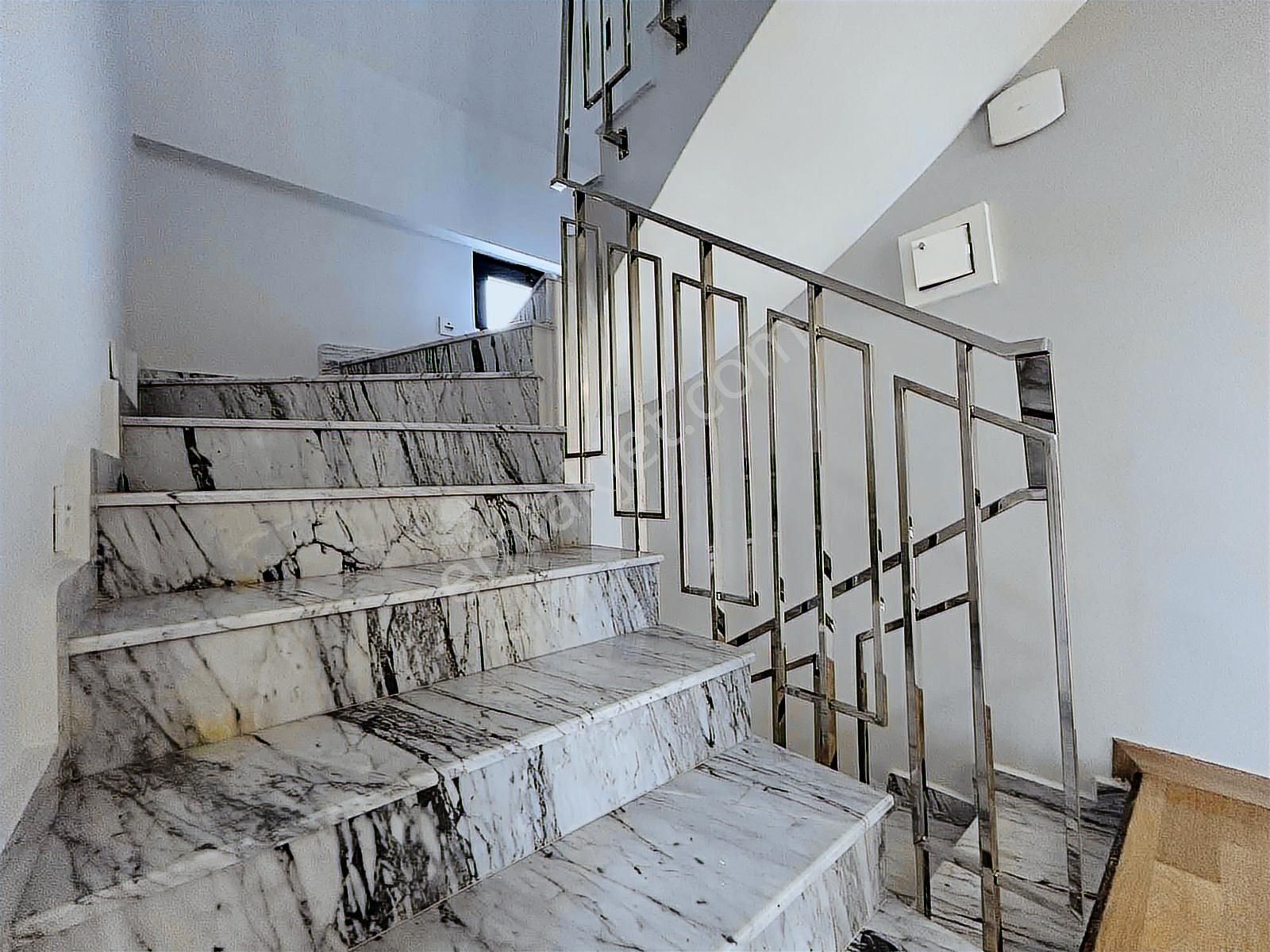 Nilüfer Özlüce 19 Mayıs Mahallesi Satılık 5+2 Villa - Görsel 32