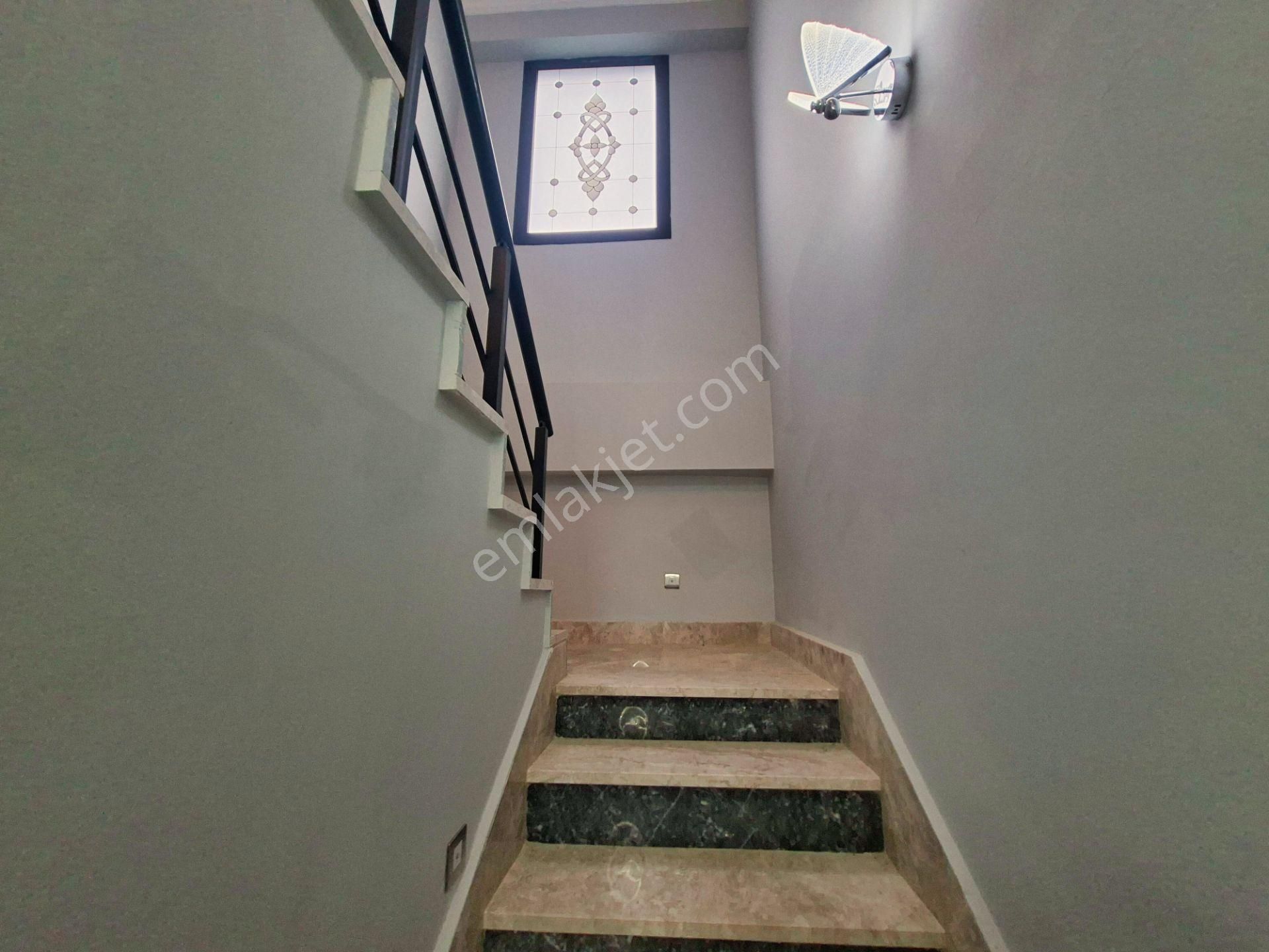 🟡🟡 Aktif’ten Huzurun Merkezi Güre’de Lüks Site İçinde 4+1 Bahçeli Ayrı Mutfaklı Bağımsız Villa - Görsel 32