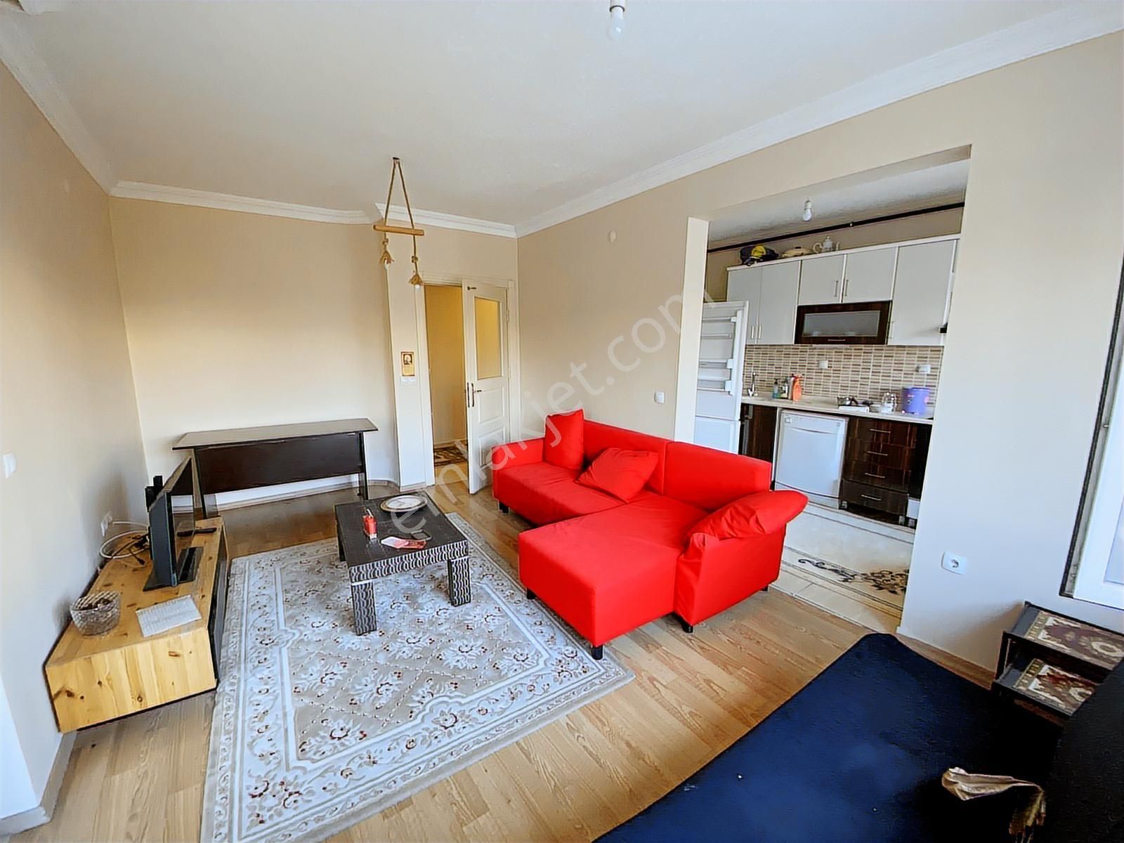 Altınevler'de, 2+1, Balkonlu, 4. Katta Eşyalı Daire! - Görsel 13