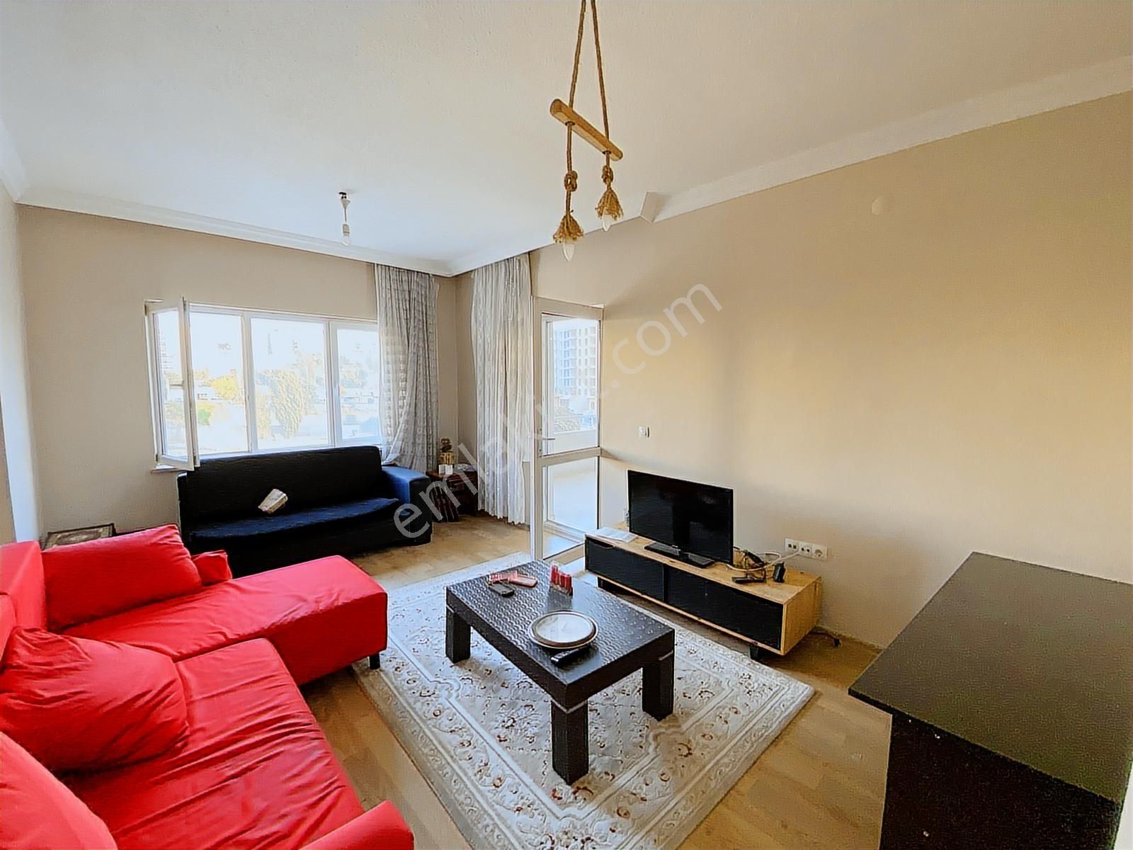 Altınevler'de, 2+1, Balkonlu, 4. Katta Eşyalı Daire!