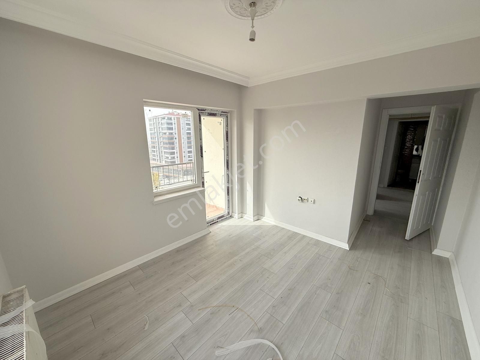 Ulubey'de, 5. Kat, Ana Caddede, Asansörlü, Güneycephe 3+1 Daire! - Görsel 15